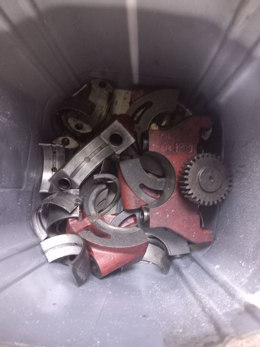 Case 1694 tłoki korbowody panewki David Brown