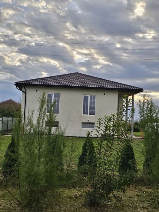 Продається ранчо в пригороді Ужгорода на дві сімʼї