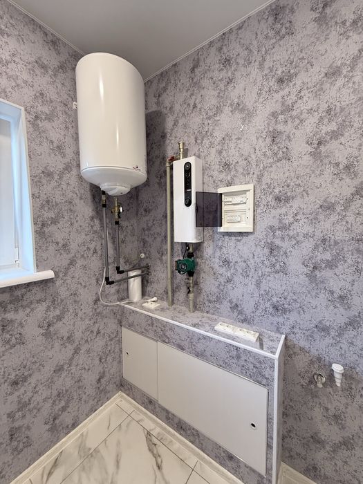 Продам новострой в центре Подгородного можно под Э Оселю !!! ( С )