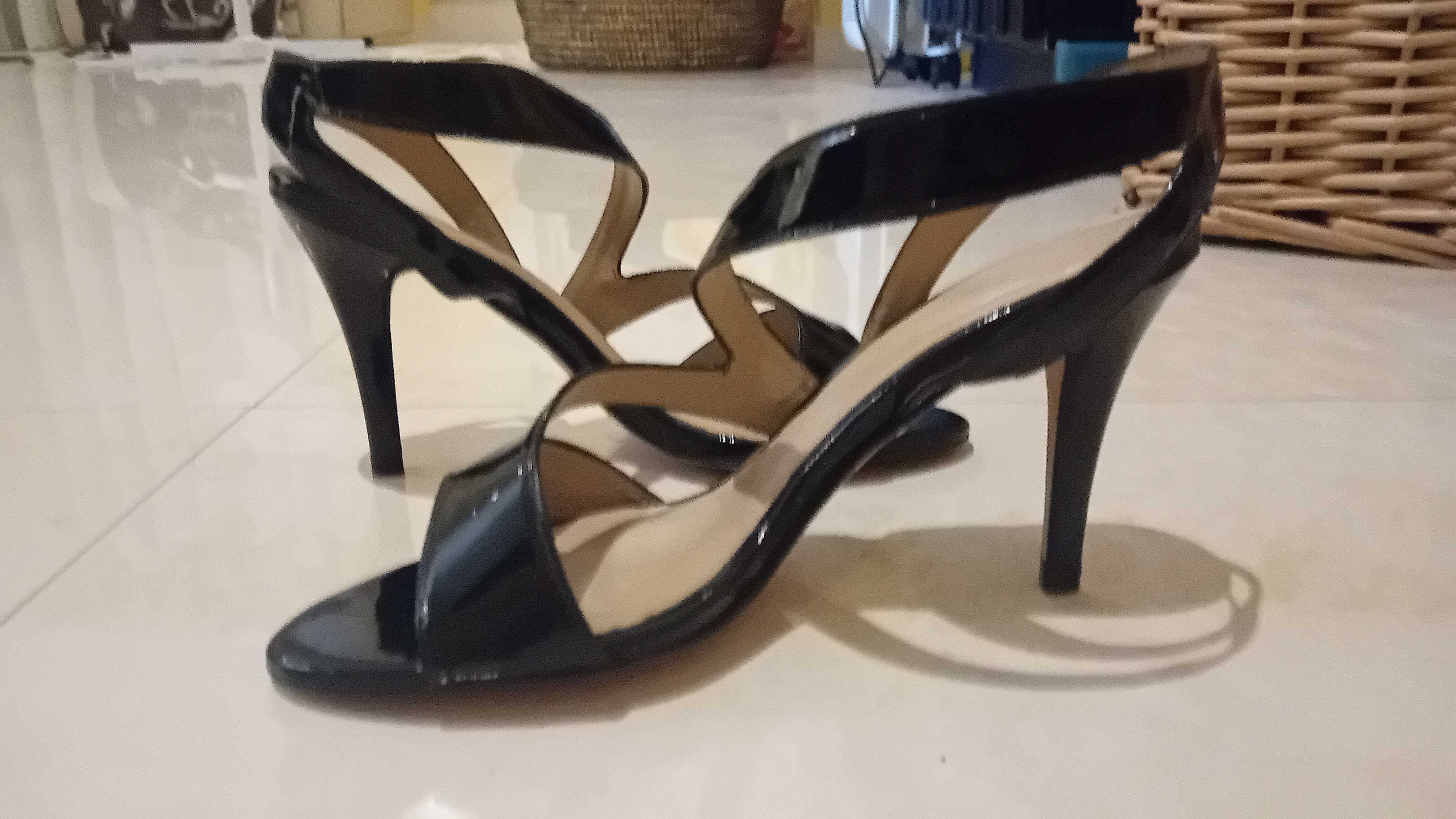 sandálias elegantes pretas