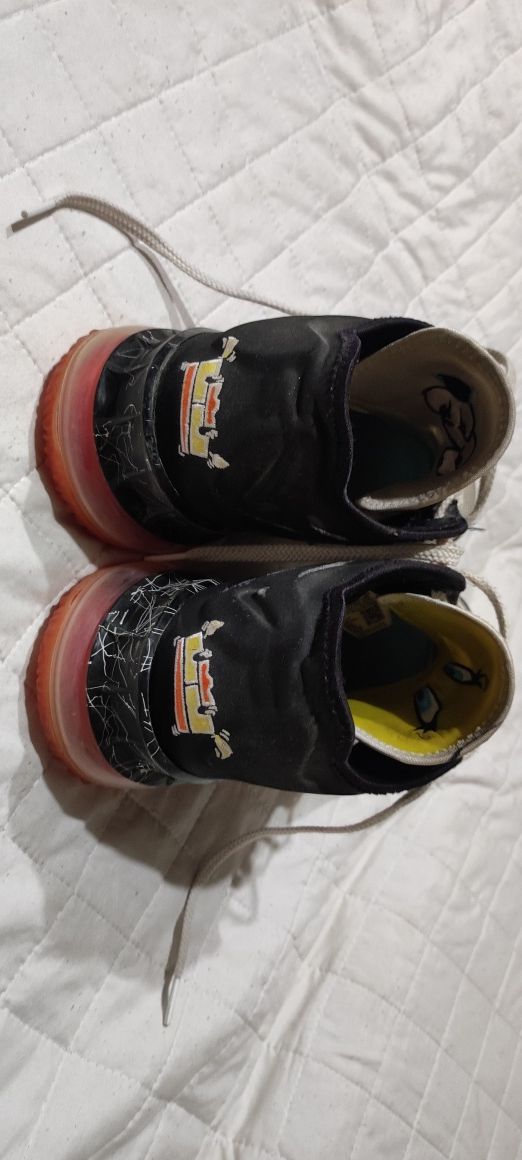Buty Nike LeBron 18 Kosmiczny Mecz Space Jam Jordan Sylvester Tweety