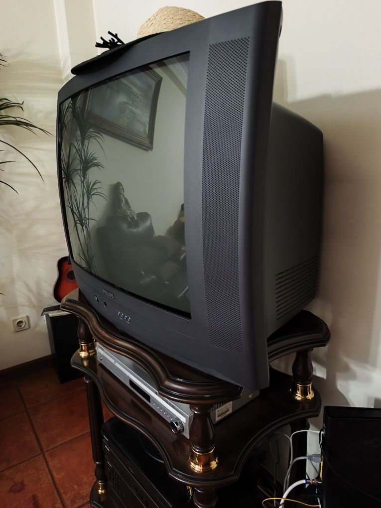 TV PHLIPS a trabalhar em pleno. Imagem tipo HD