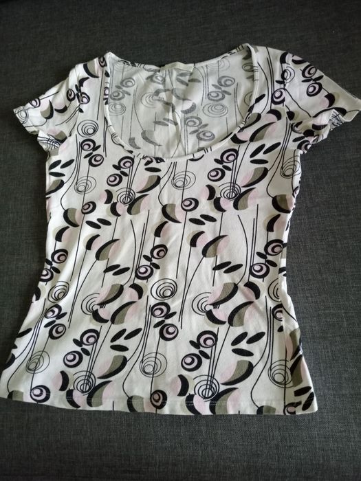 Футболки жіночі б/у,в гарному стані,. Ціна,-50грн за 1 шт