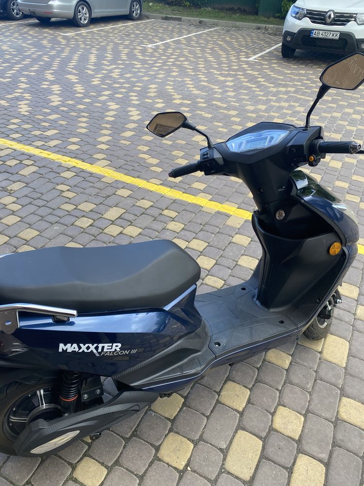 Електроскутер maxxter falcon 3  yadea