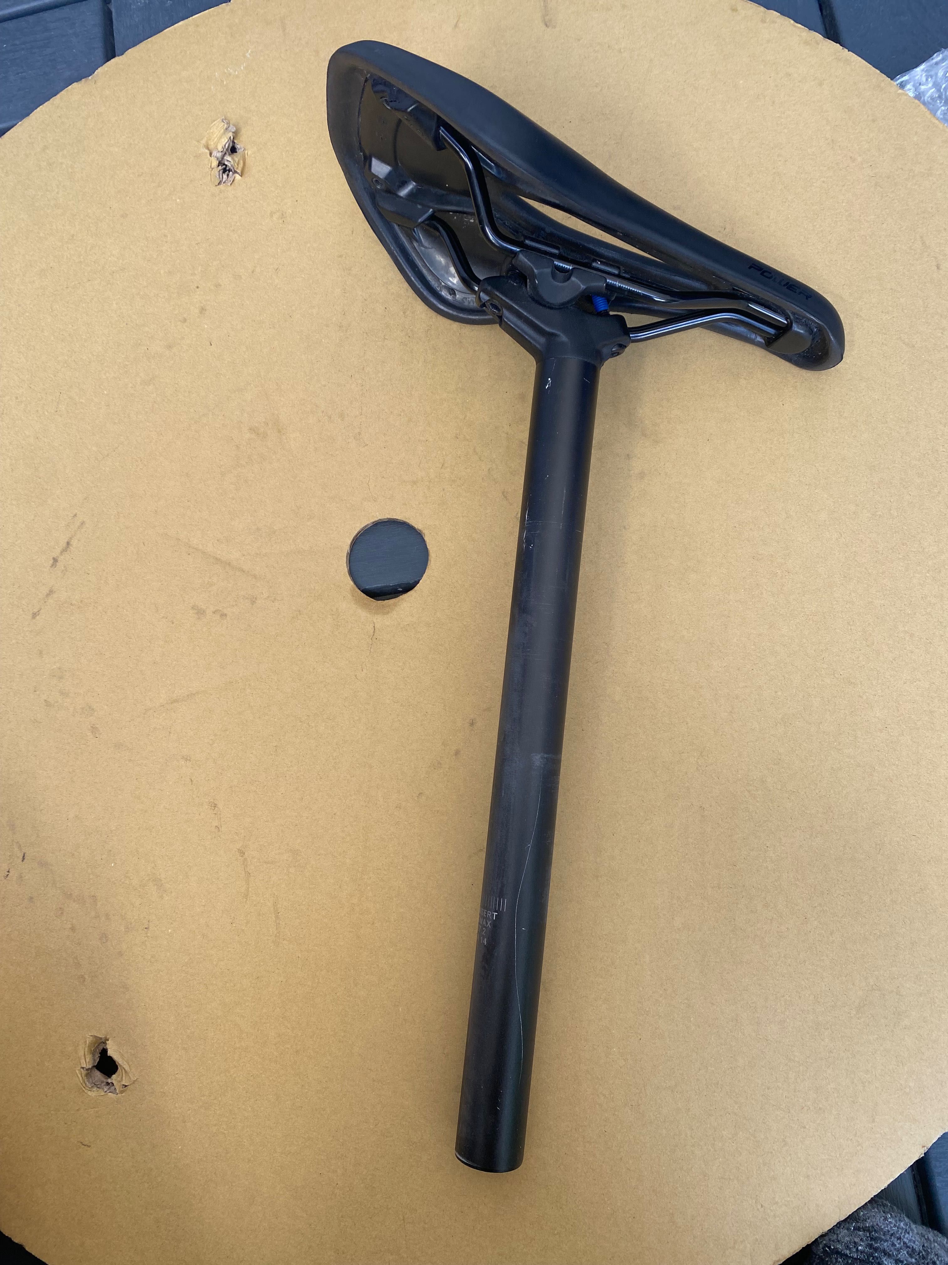 Siodełko rowerowe SPECIALIZED Power 143mm, razem ze sztyca 27.2mm