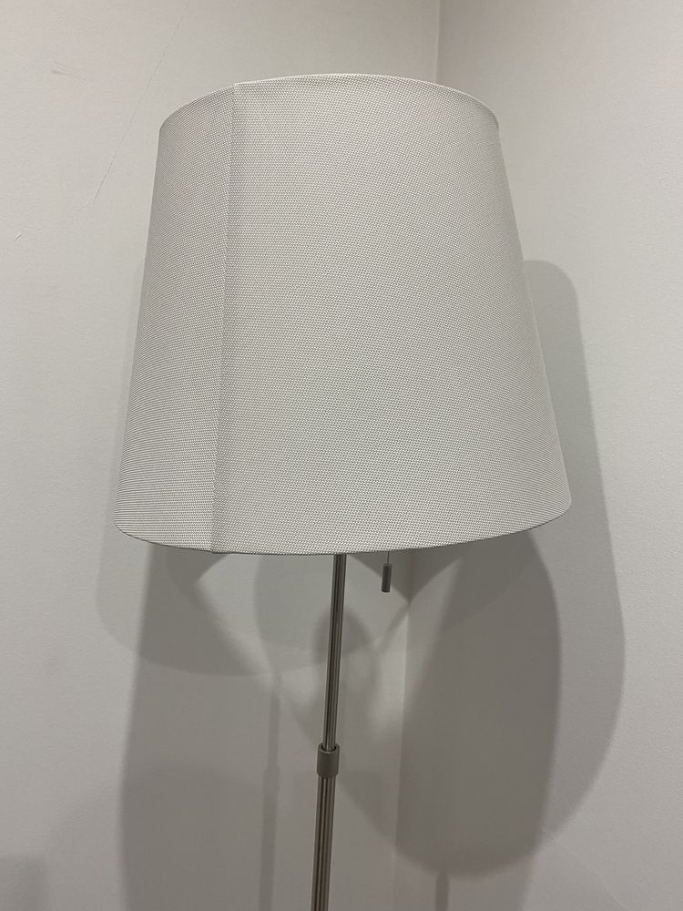 Candeeiro de pé Nyfors