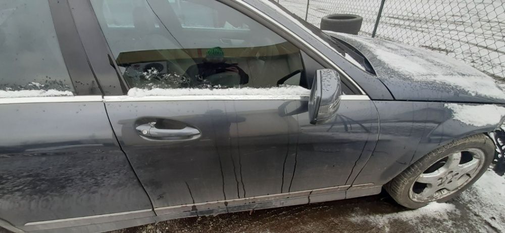 Drzwi prawe pasażera Mercedes C-klasa W204  Kolor  C755 Lusterko