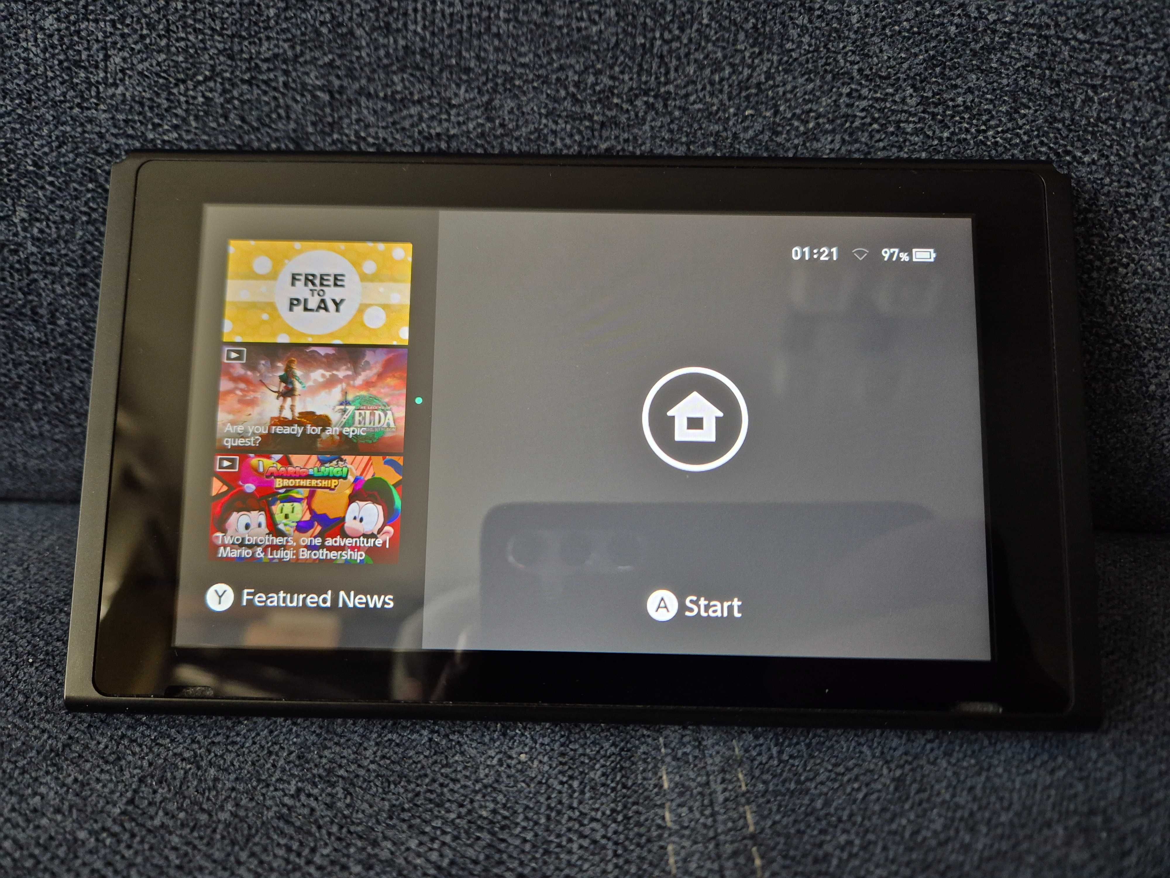 Konsola Switch LED wersja "Let's go Eevee"