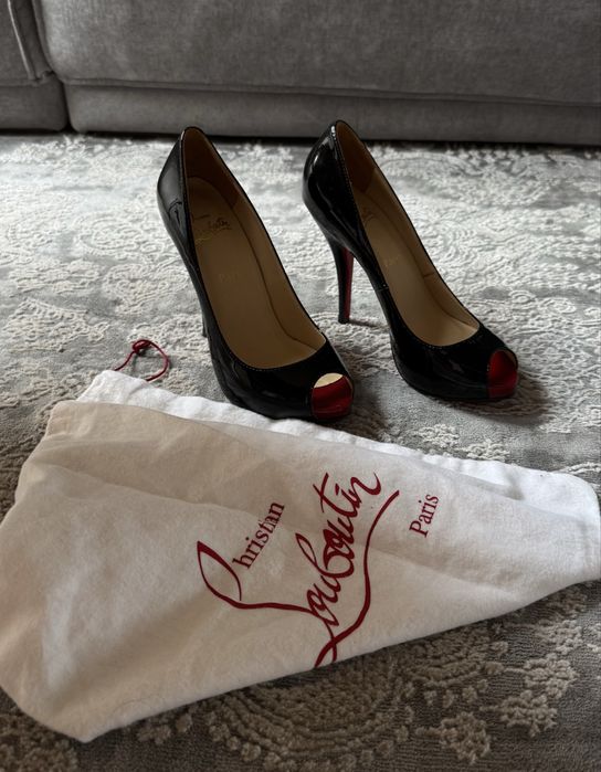 Чорні лакові туфлі Christian Louboutin оригінал