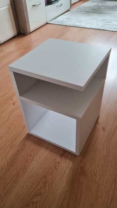 Szafka nocna / stolik biały stan idealny