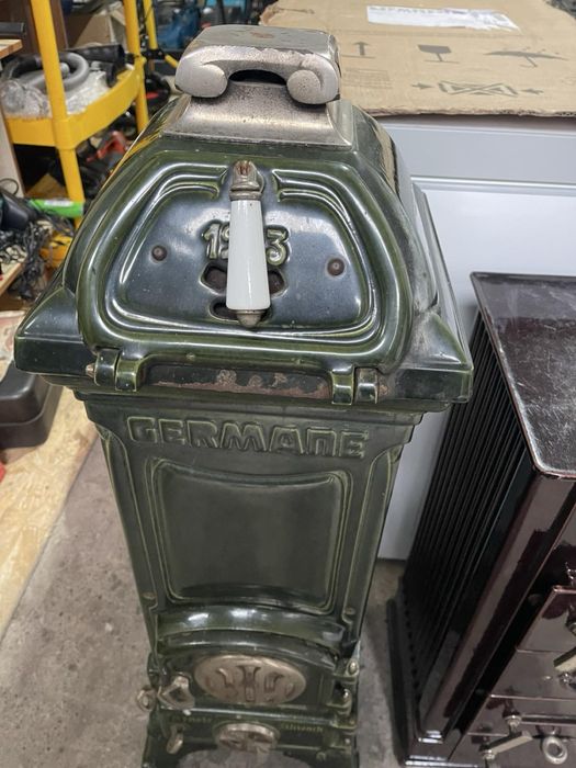 Старовина дровʼяна піч «буржуйка»