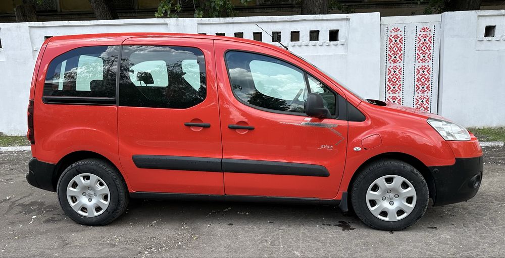 Продам Peugeot Partner Electro 2013 24 квт 133.000 км