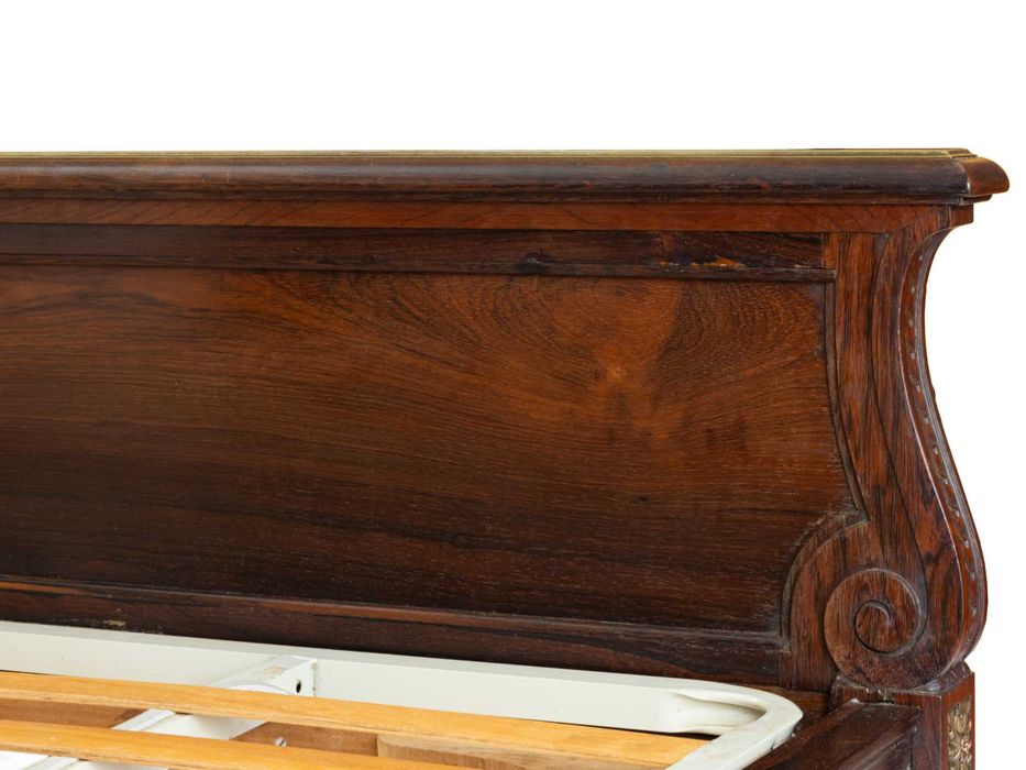 Cama Pau Santo Napoleão III, Painéis Florais Lacre, Século XIX