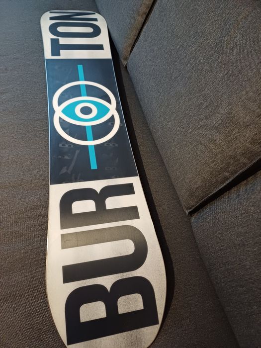 Nowa deska snowboardowa Burton