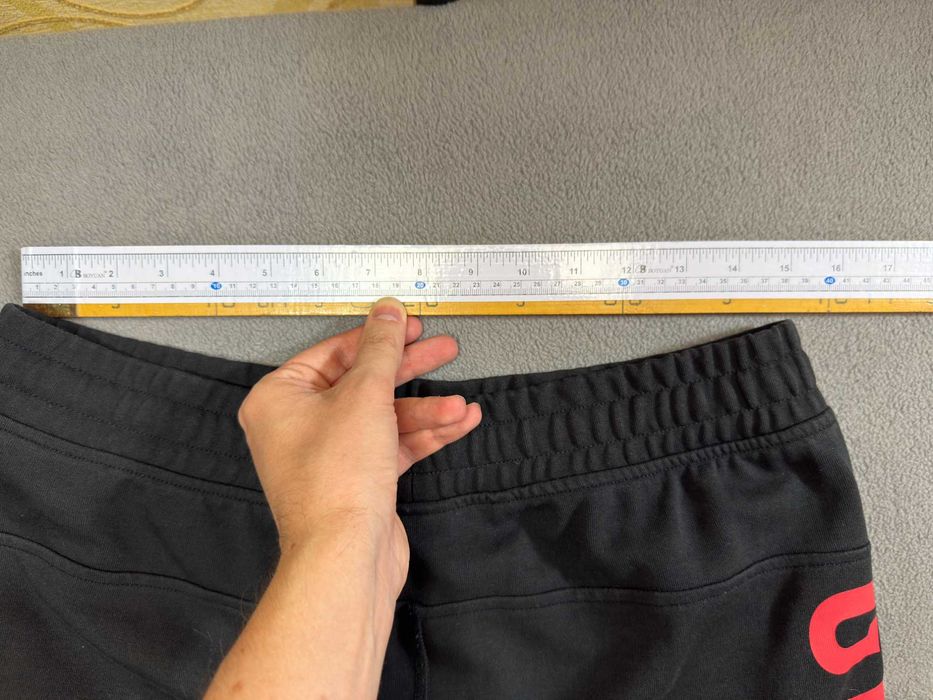 Gymshark Impact тренувальні штани джогерси розмір М чорні