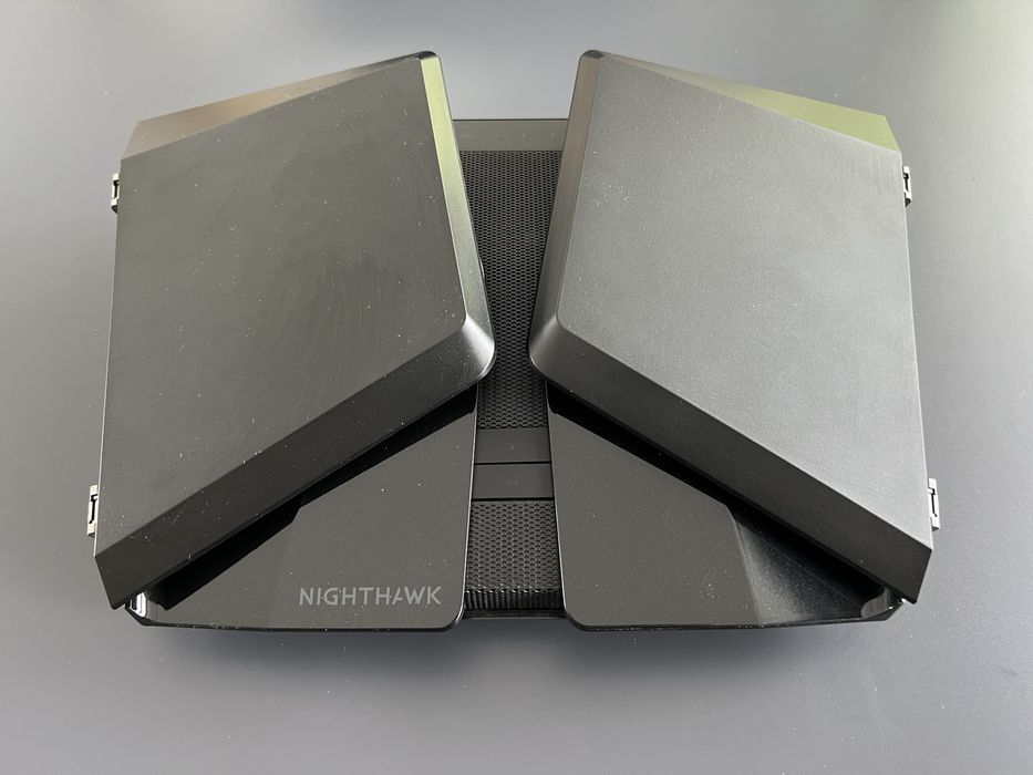 Netgear Nighthawk AX12 AX11000 RAX200