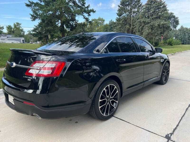 2019 Ford Taurus