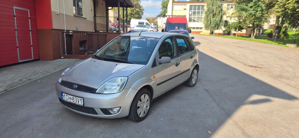 Ford Fiesta nowe Opony zima 1.4 tdci 5 drzwi 100% sprawna klimatyzacja