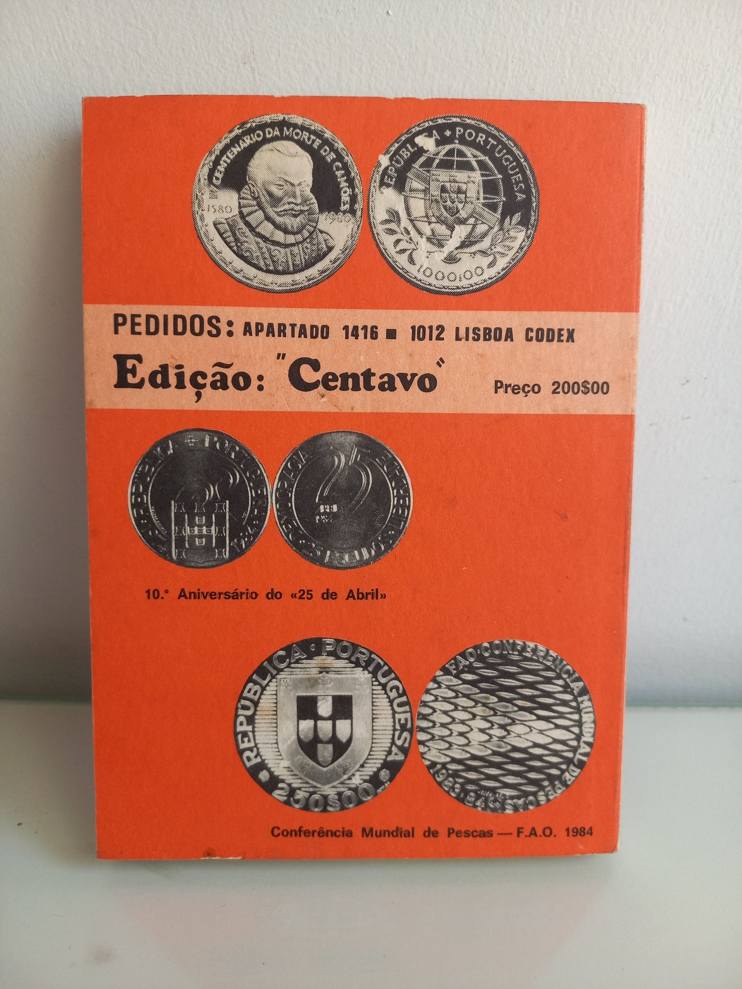 Lote anuários de numismática 1980 e 1985