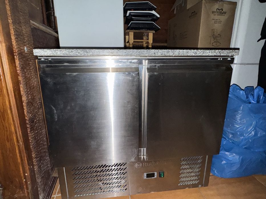 Саладетта холодильник з  склом+5 контейнерів нерж з кришками