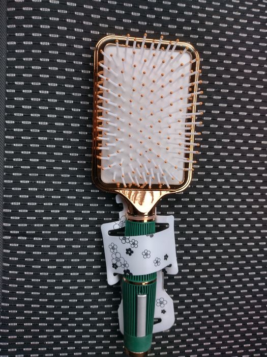 Продам расчёску новую массажную