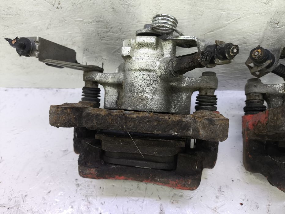 Задний суппорт супорт скоба volkswagen transporter T4 фольксваген т4