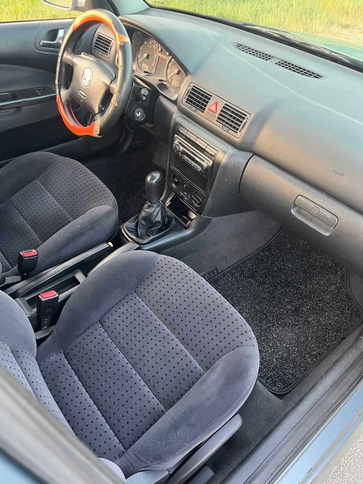 Skoda Octavia kombi 1.6 mpi klima alufelgi