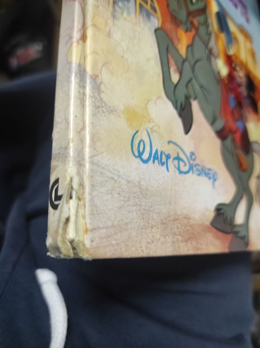 Livro "Uma Aventura no Oeste" - Walt Disney