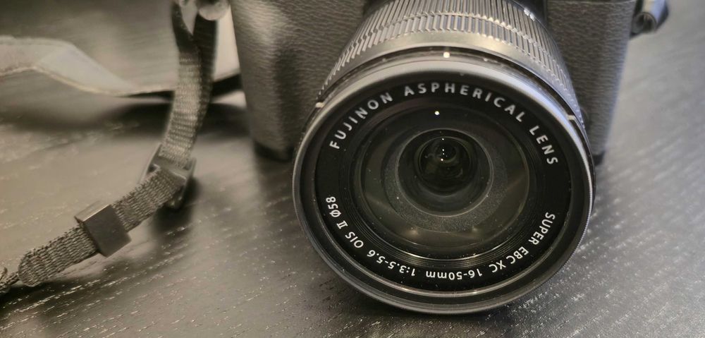 Fujifilm X-T10 + XC16-50/3,5-5,6 OIS II + akcesoria