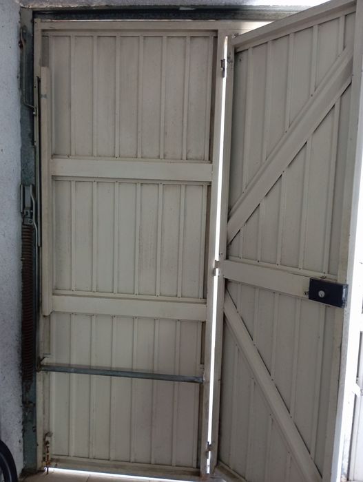 Portão com porta garagem metal