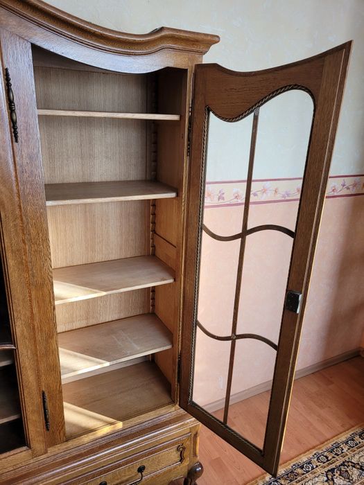 Biblioteczka ludwikowska, na lwich łapach, witryna, szafa, regał
