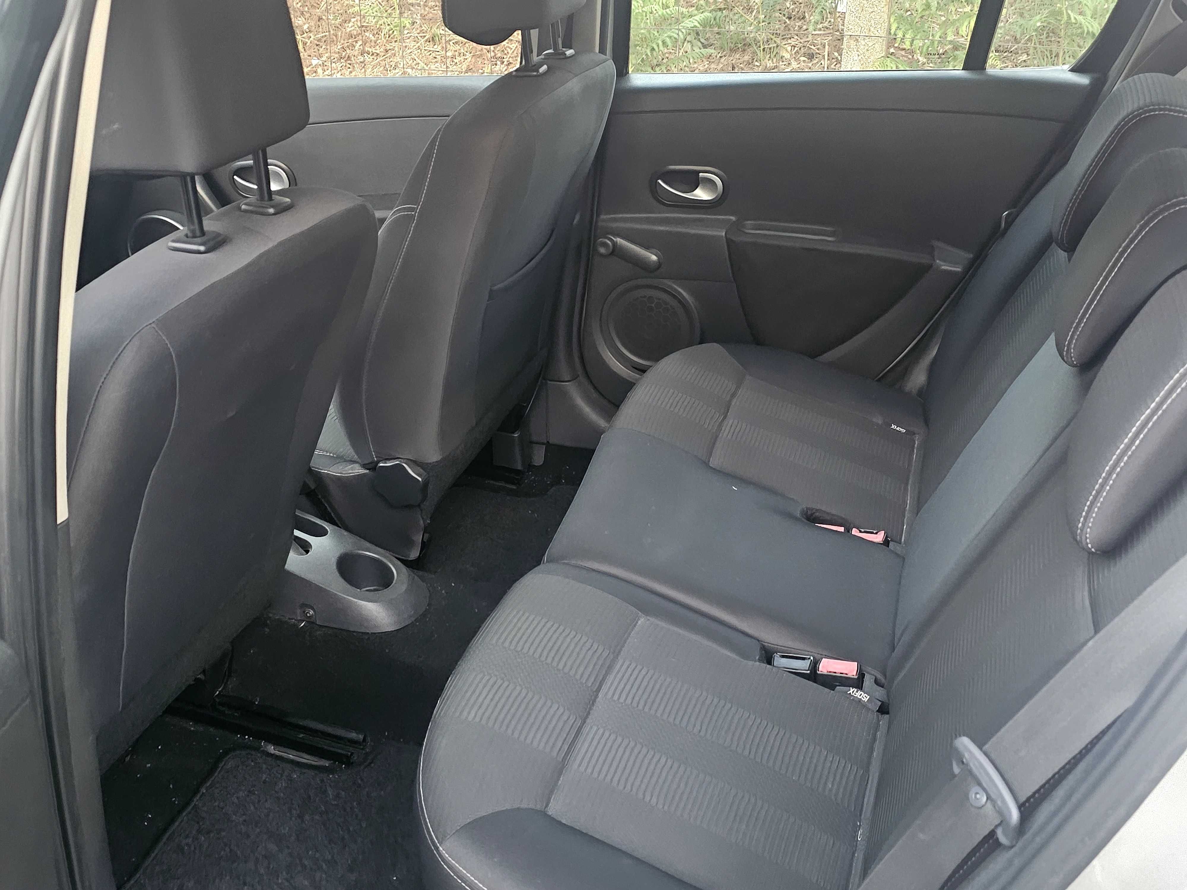 Carro 5* poucos klm pode levar o carro a marca e trazer mecanico!!