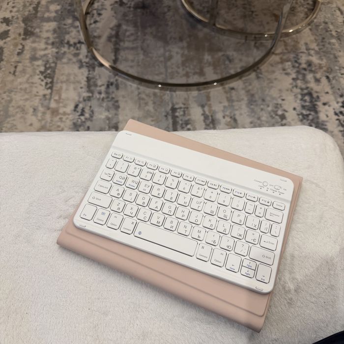 Чохол-клавіатура до планшета APPLE IPAD PRO 11 M4