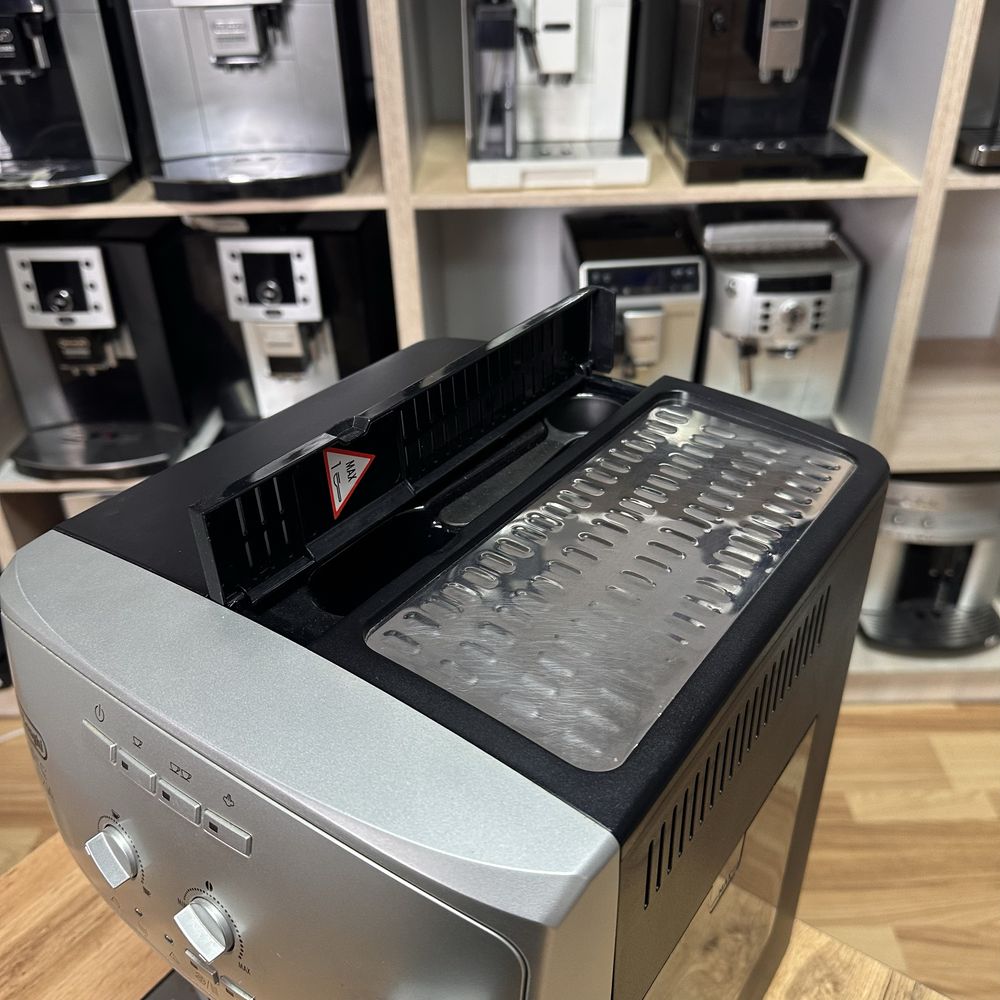 Кавомашина DeLonghi Magnifica Caffe Corso