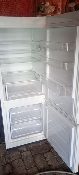 Lodówka z zamrażarką Indesit