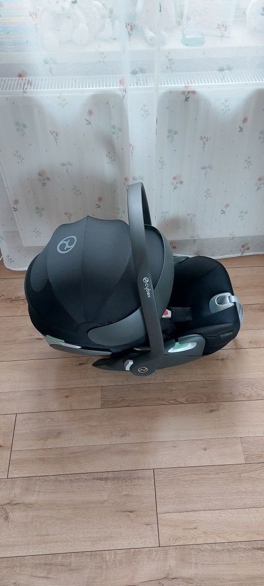 Cybex  CLOUD T +