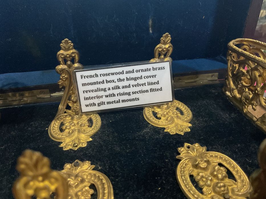 Caixa FRANCESA em pau santo com 23x14x10cm ,