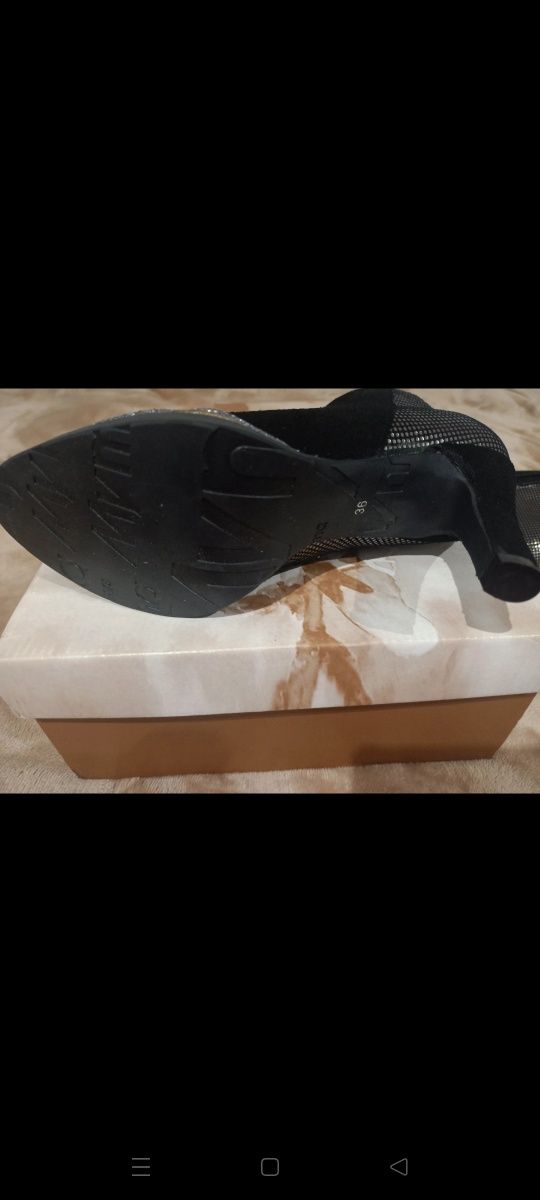 Botas de mulher n.36 em pele  novas marca Myma