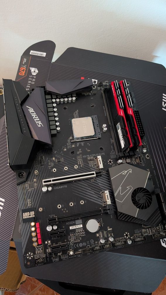 Motherboard X570 Aorus Elite + CPU AMD Ryzen 7 5800X + RAM 16X2 GSKILL