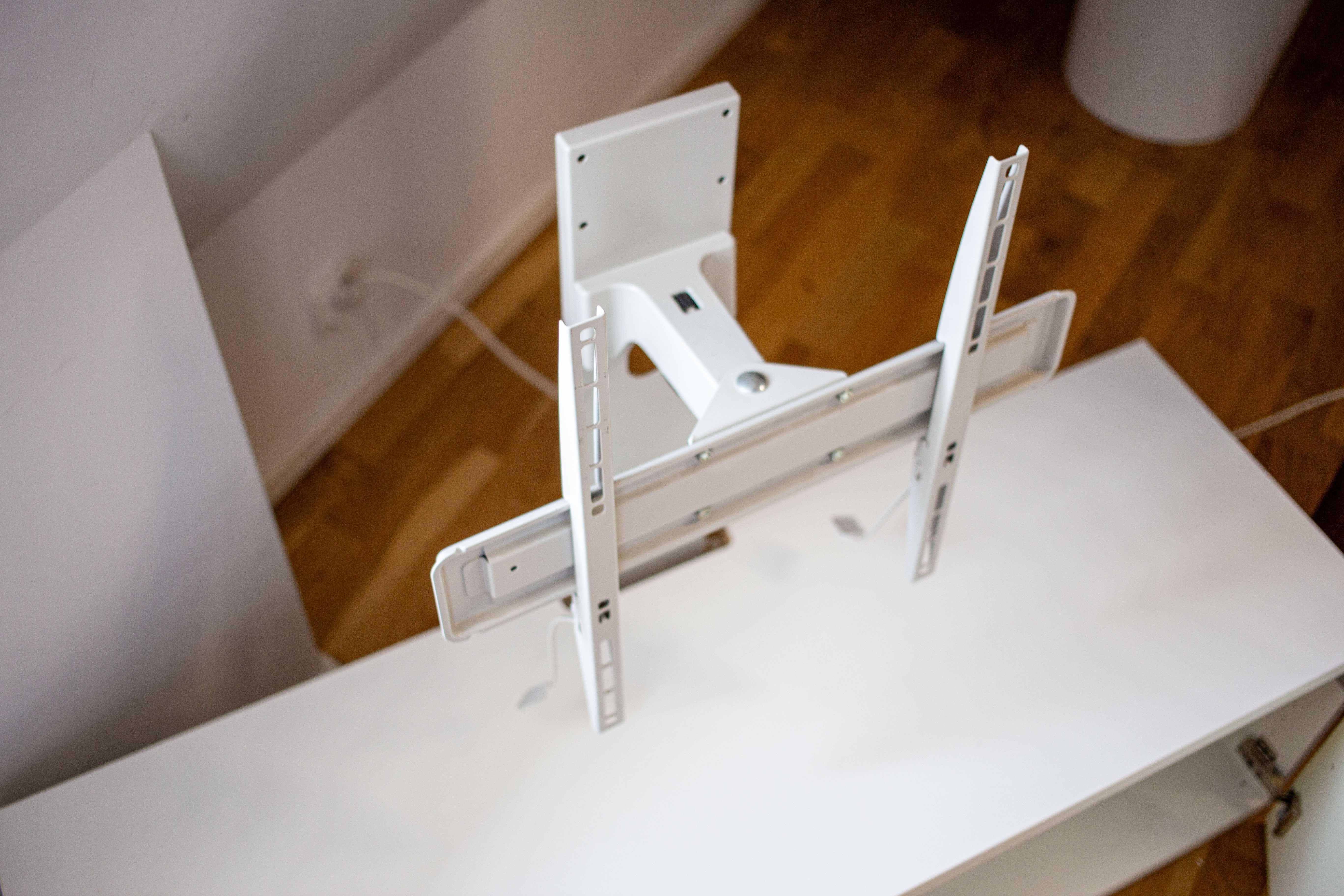 Szafka RTV Ikea BESTÅ + Uchwyt Ikea UPPLEVA
