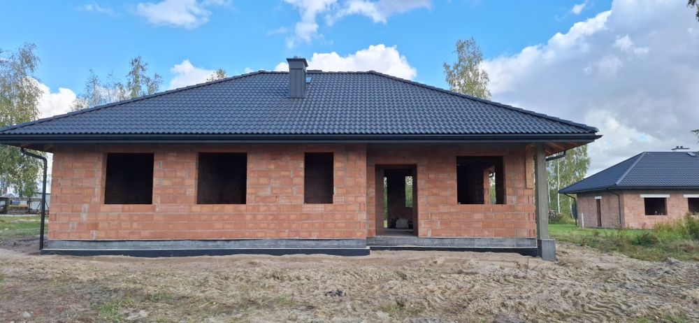 Dom parterowy w stanie surowym otwartym