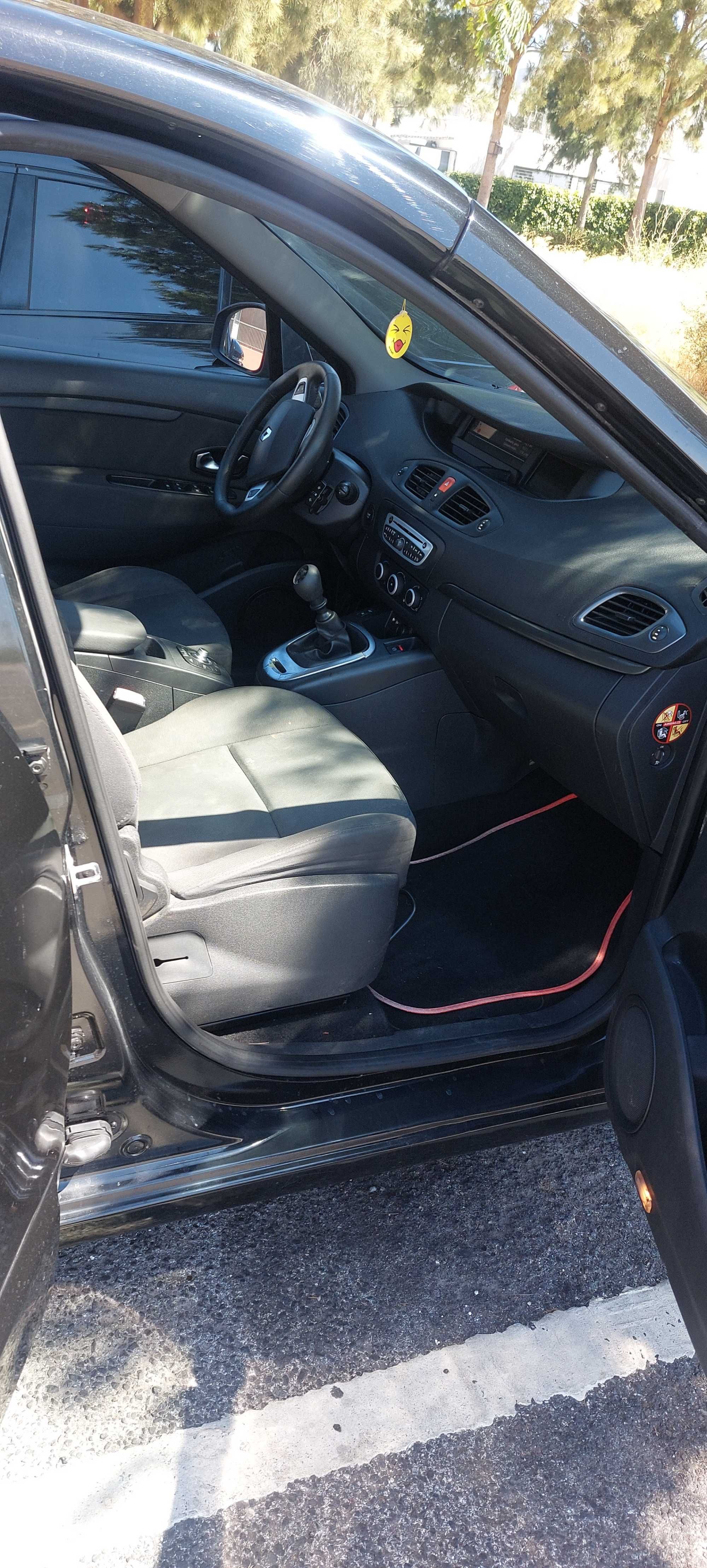 Renault Scenic 7. Lug