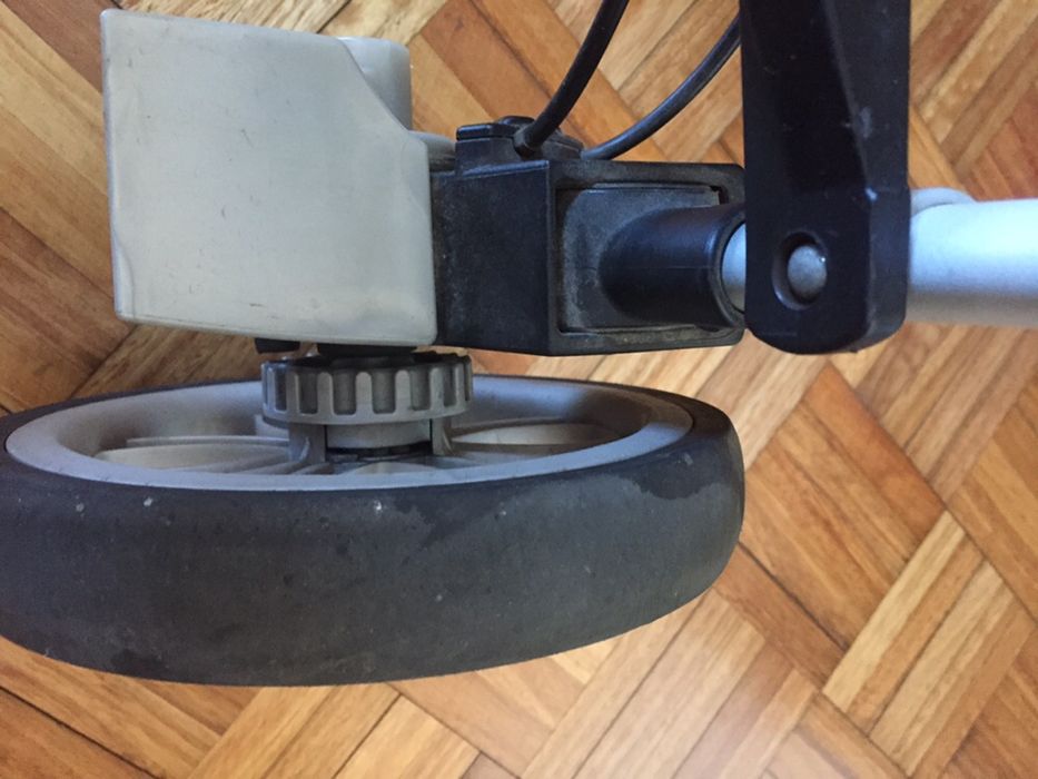 Carro Chicco (falta freio roda)