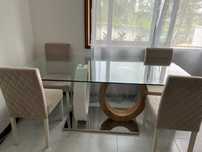 Mesa de jantar  como nova vidro