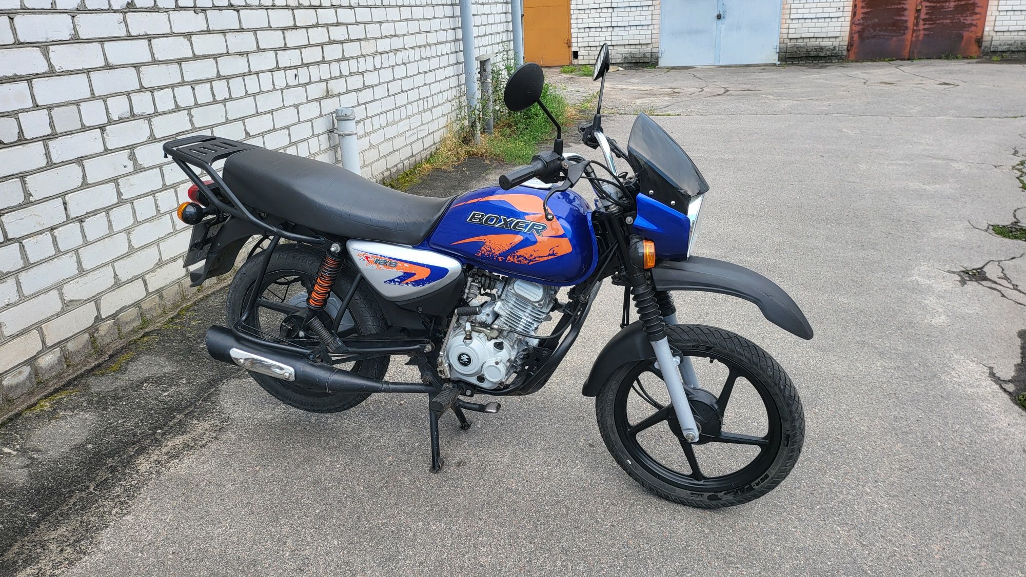 Bajaj boxer X cross