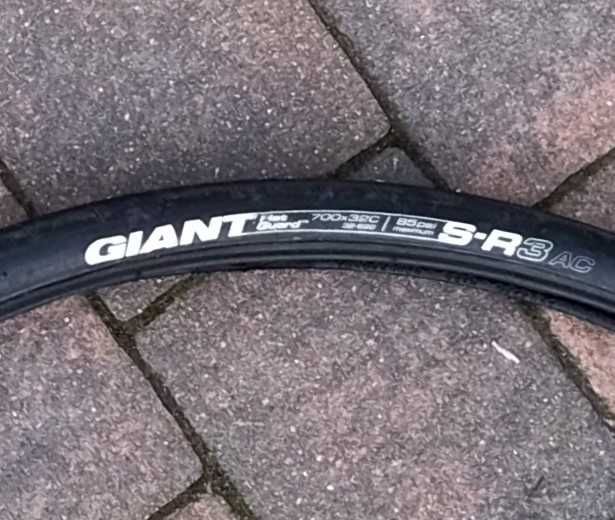 2x Opona Giant S-R3 AC szosowa 700x32, stan bdb