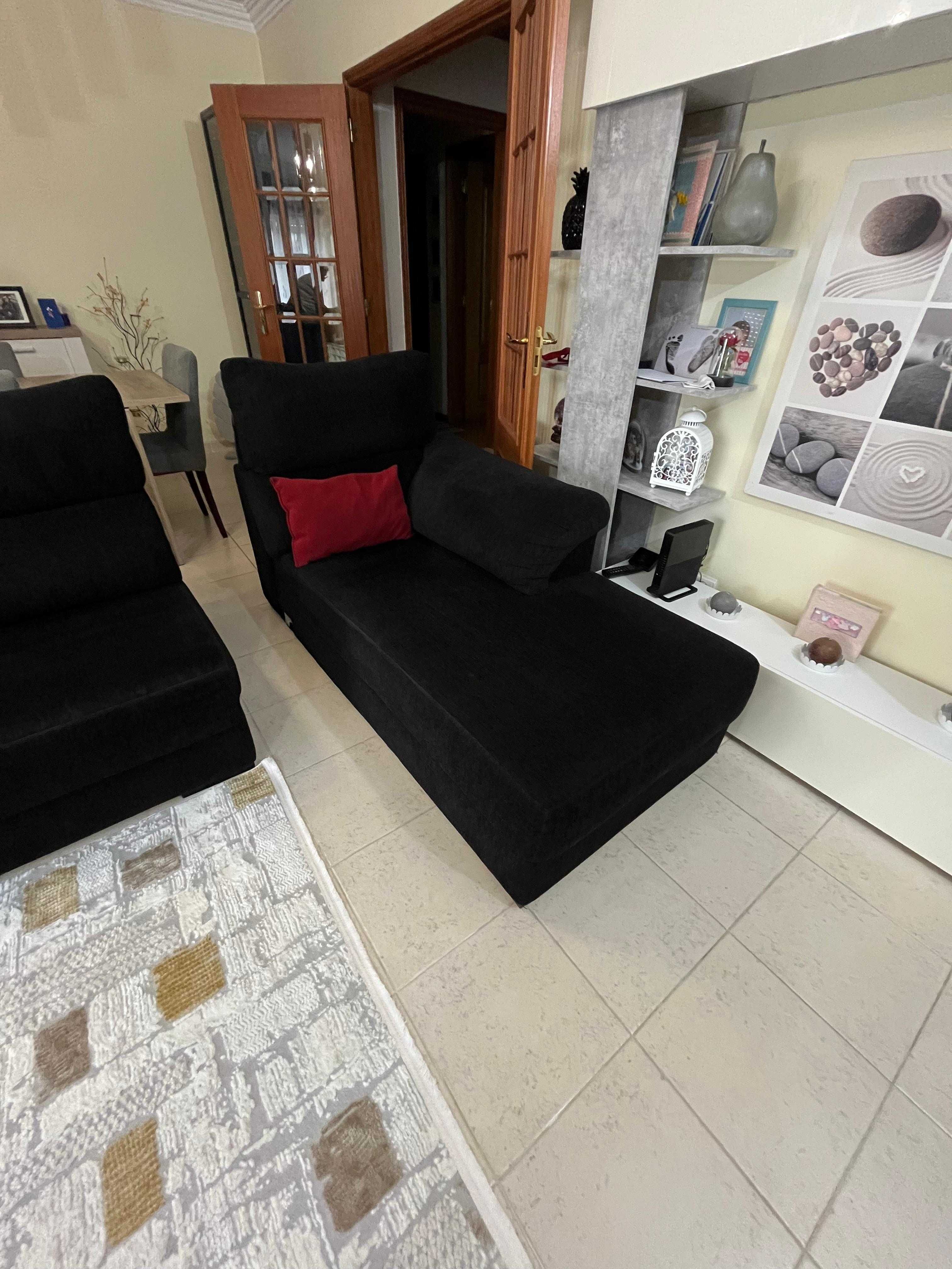 URGENTE Sofá com 4 lugares mais o chaise longue