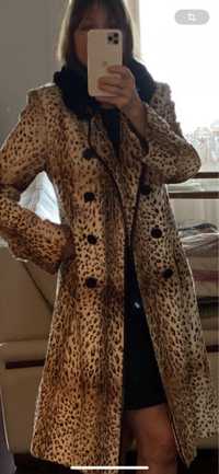 Женское пальто из натурального меха, окрас леопард