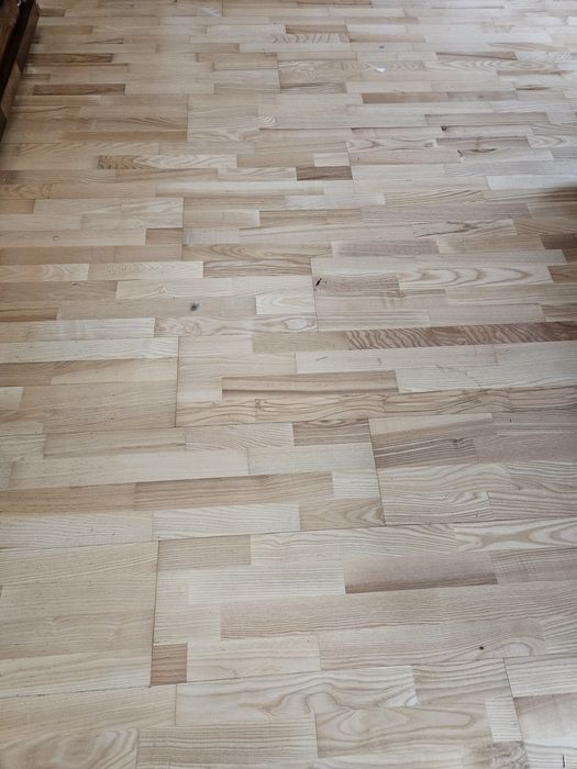 Deska podłogowa ok 60 m2 + listwy drewniane