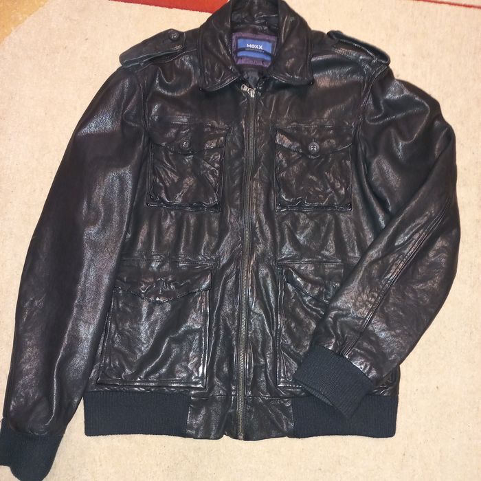 Чоловічий шкіряний бомбер